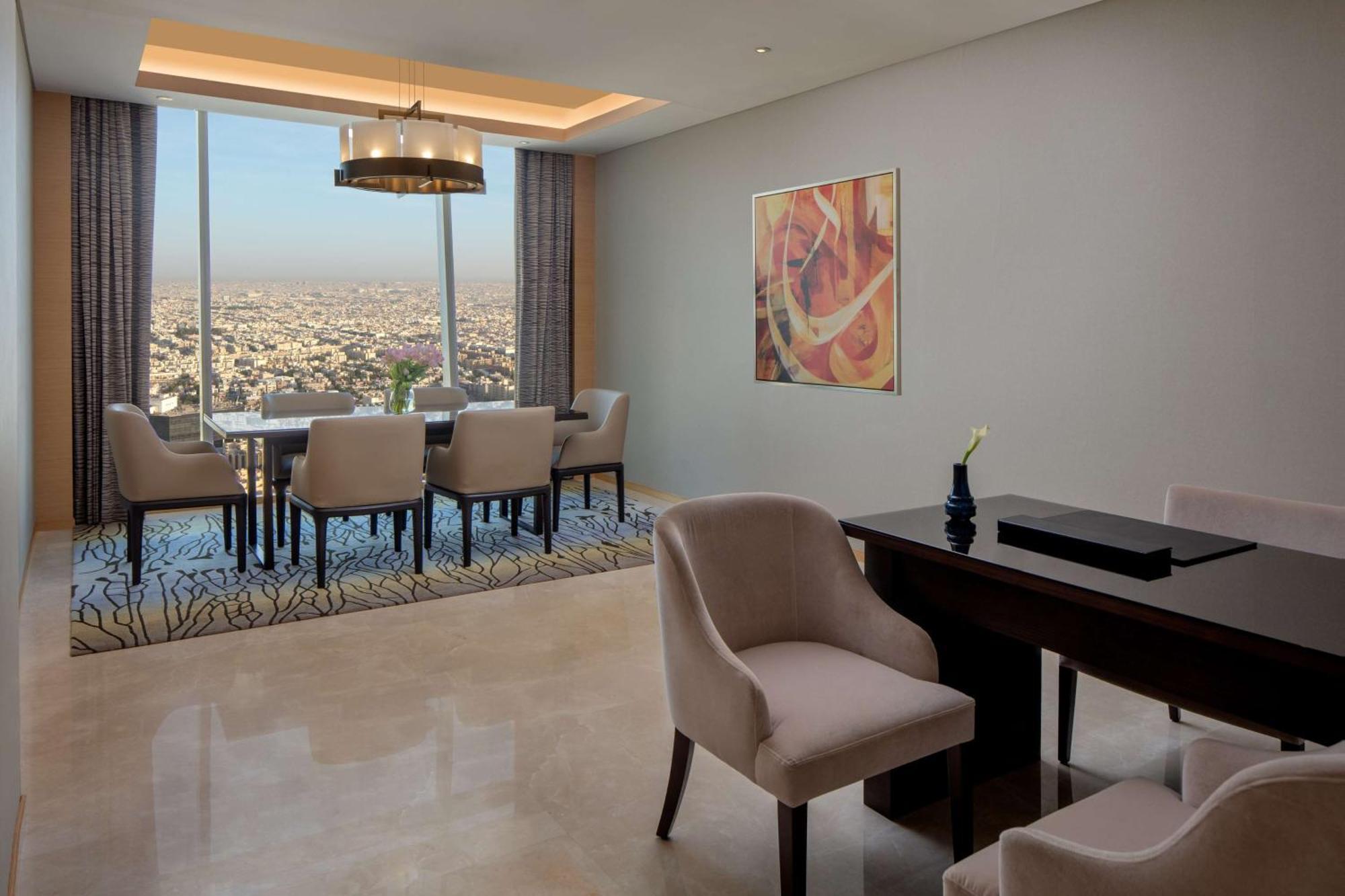 ไฮแอท รีเจนซี ริยาดห์ โอลาฮา Hotel ภายนอก รูปภาพ A dining room in a typical apartment